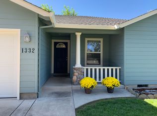 1332 Andrew Dr, Medford, OR 97501