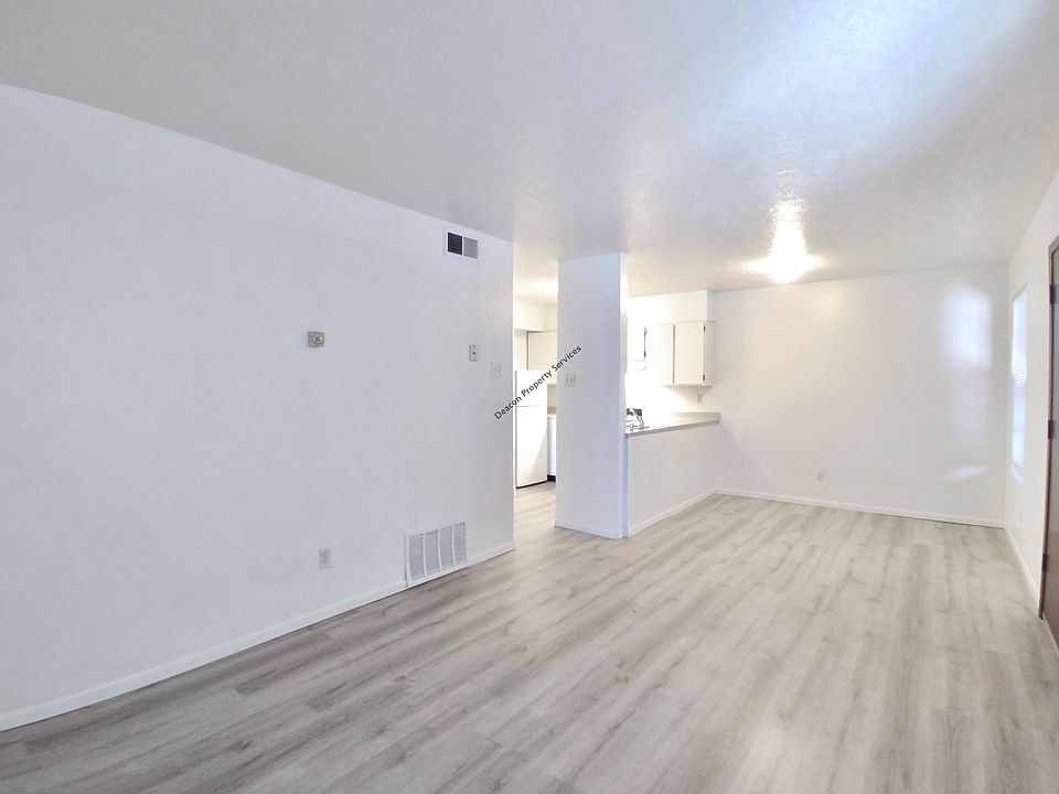 1st image of 3209 Alta Monte Ct NE #4