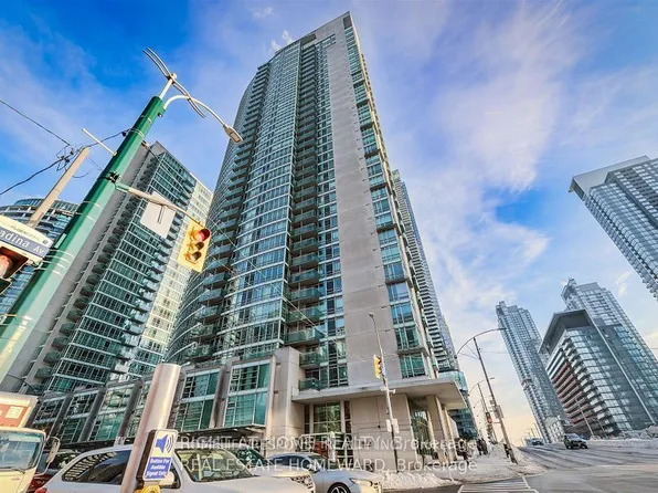 397 Front St W #3801, Toronto, ON M5V 3S1