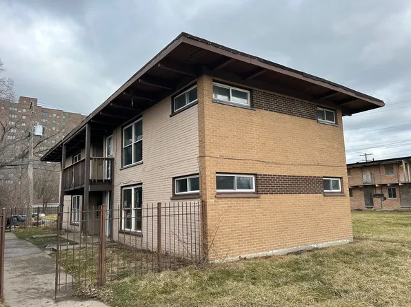 173 W 154th St, Harvey, IL 60426