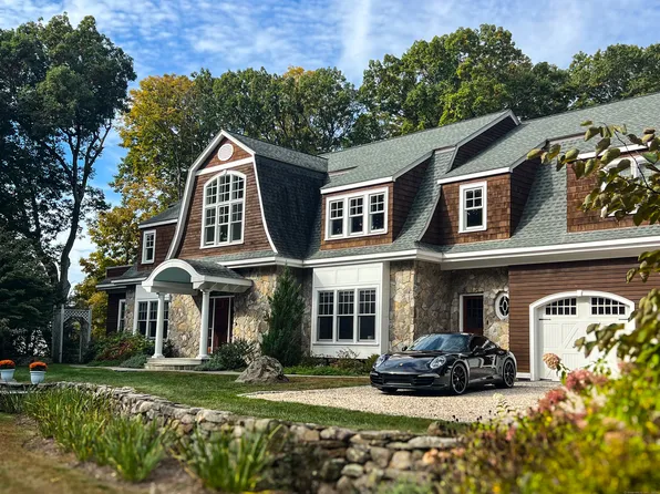 545 Deercliff Road, Avon, CT 06001