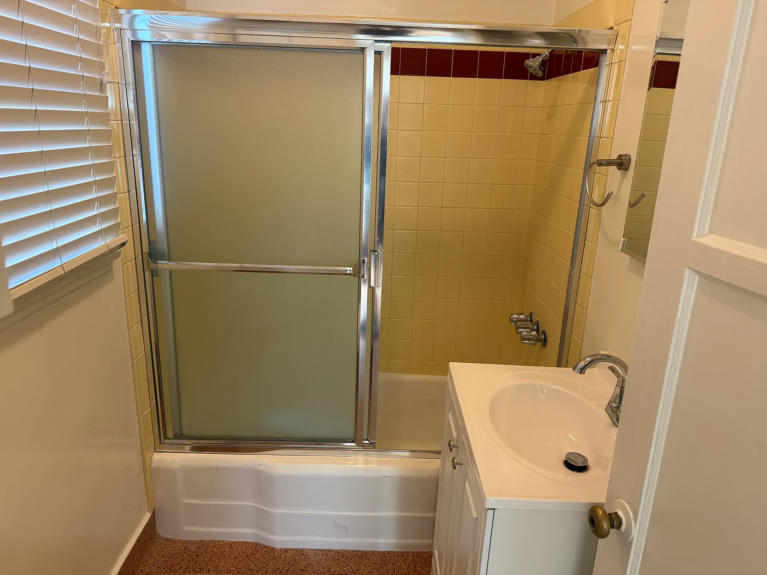 1 bed, 701 sqft, $2,350 — Photo 3