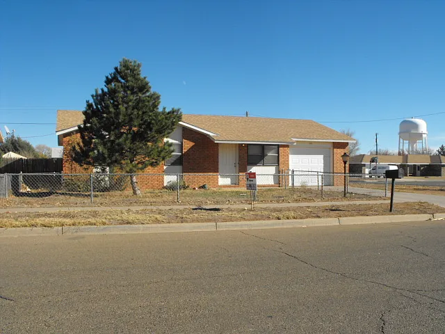 101 Tucker Cir — Photo 1