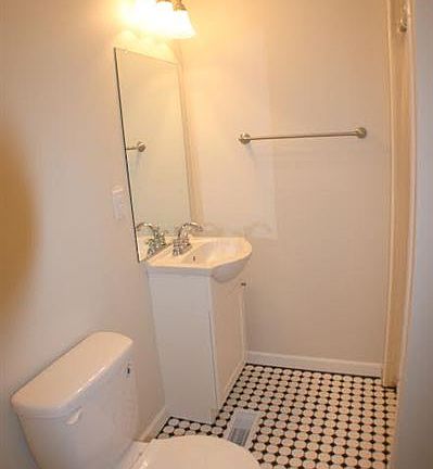 Greene 316 A Bathroom
