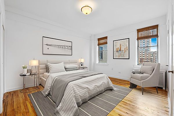 1st image of 562 W End Ave #10DE