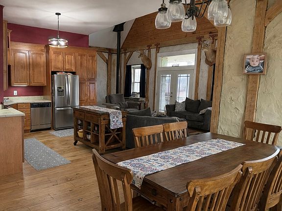 3rd image of 5681 Bradley Farm Rd