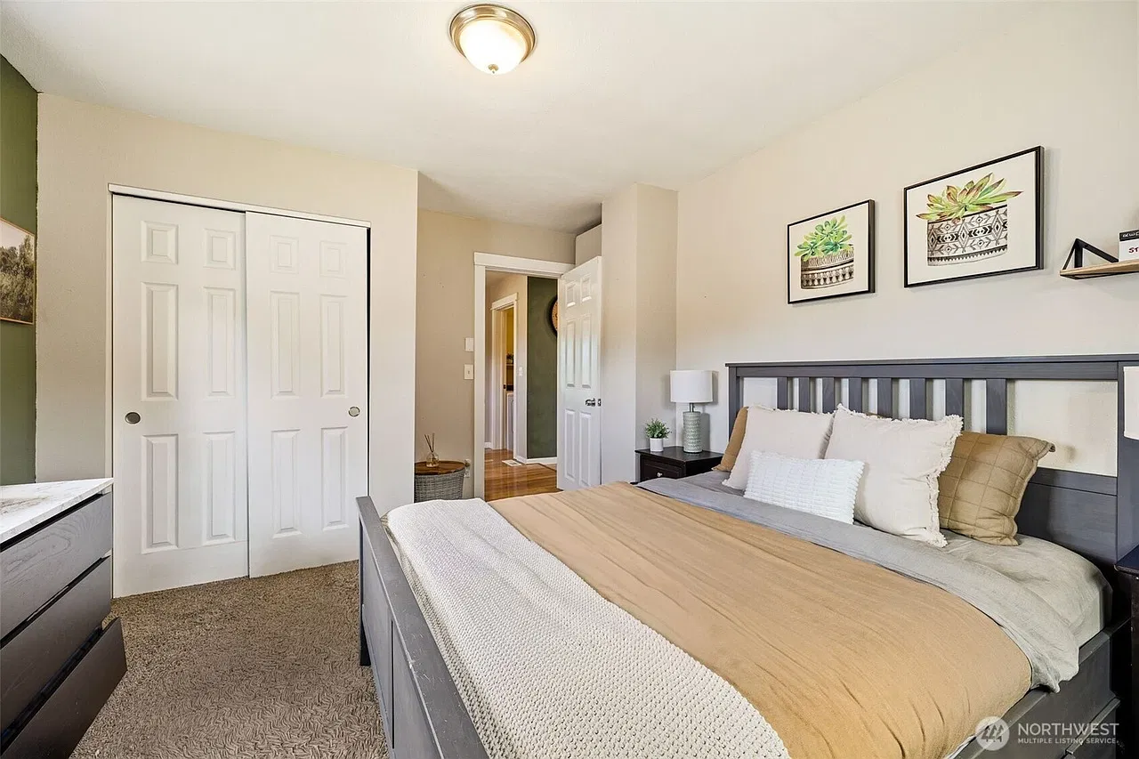 3 bed, 1104 sqft, $2,900 — Photo 4