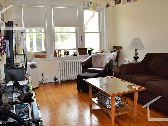 58 Selkirk Rd. Boston - Brighton Building Photo 3