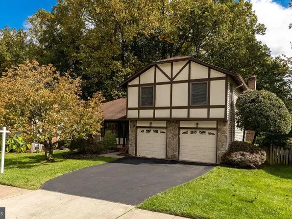 9704 Turnbuckle Dr, Burke, VA 22015