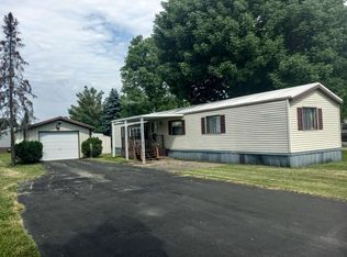 N5929 Derby Ln, Cecil, WI 54111
