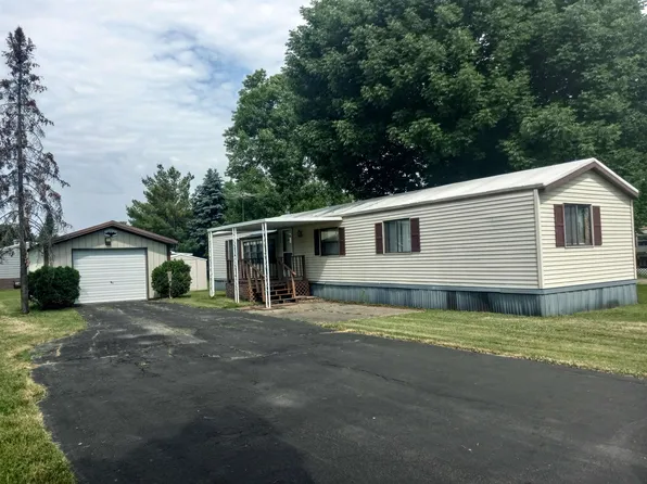 N5929 Derby Ln, Cecil, WI 54111