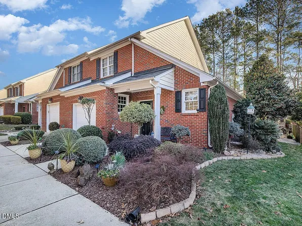 126 Tuska Hills Dr, Holly Springs, NC 27540