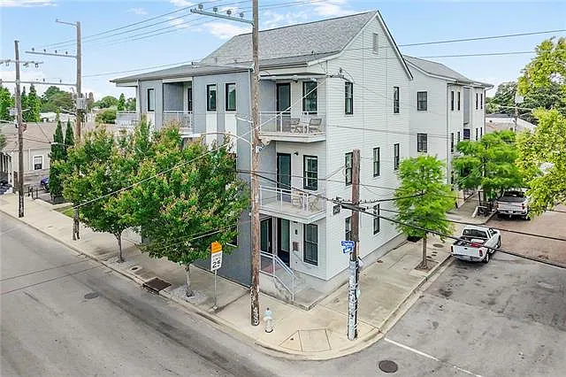 2 bed, 2.5 bath, 1445 sqft, $2,500 — Photo 2