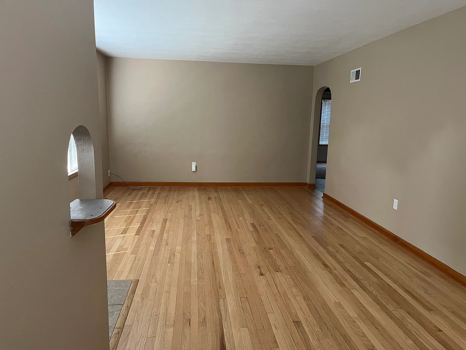 4 bed, 1800 sqft, $3,145 — Photo 2