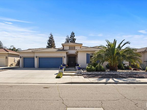 3rd image of 9015 Claro De Luna Dr