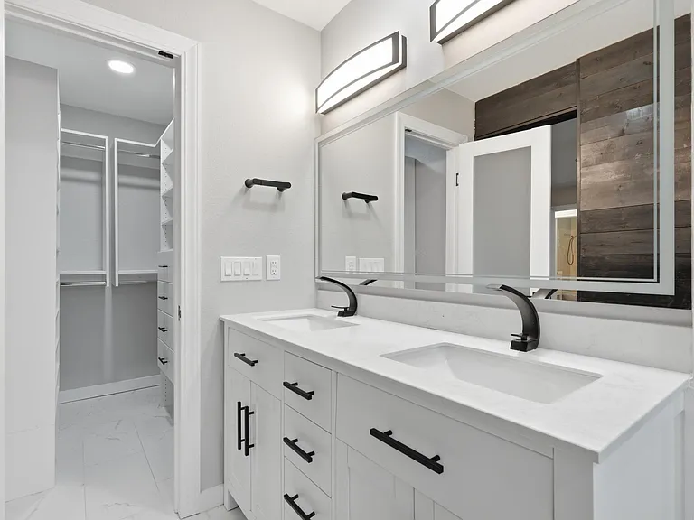 8404 Hornet Dr — Photo 12