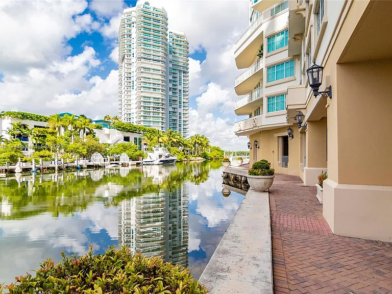 250 Sunny Isles Blvd #31 — Photo 8
