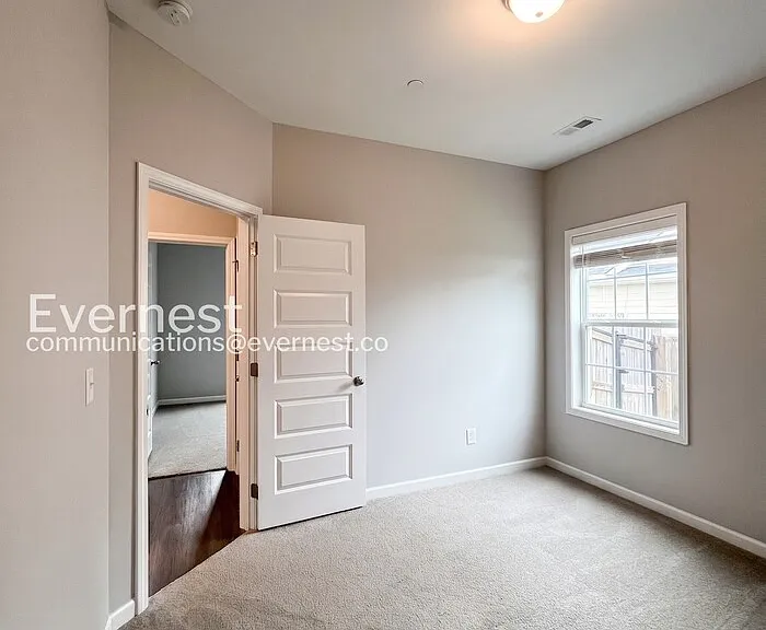 1115 Prospect Ct — Photo 10