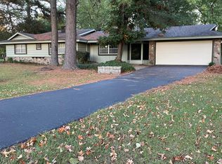 15 Lake Point Dr, Conway, AR 72032