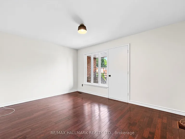 402 Kingston Rd — Photo 7