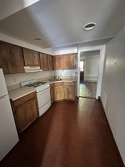 221 Lancaster Street — Photo 4