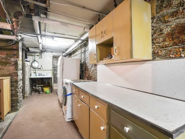 6 Lombardy Street image 34 of 48