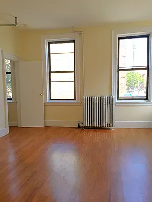 Rented by Rapid Realty Cobble Hill | media 29