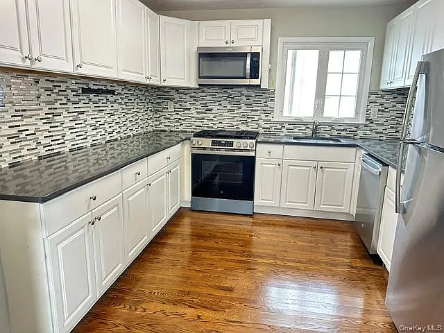 3 bed, 1.0 bath, 2150 sqft, $3,650 — Photo 2