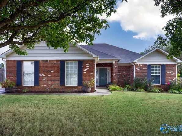 3709 Lady Banks Ln NW, Huntsville, AL 35806