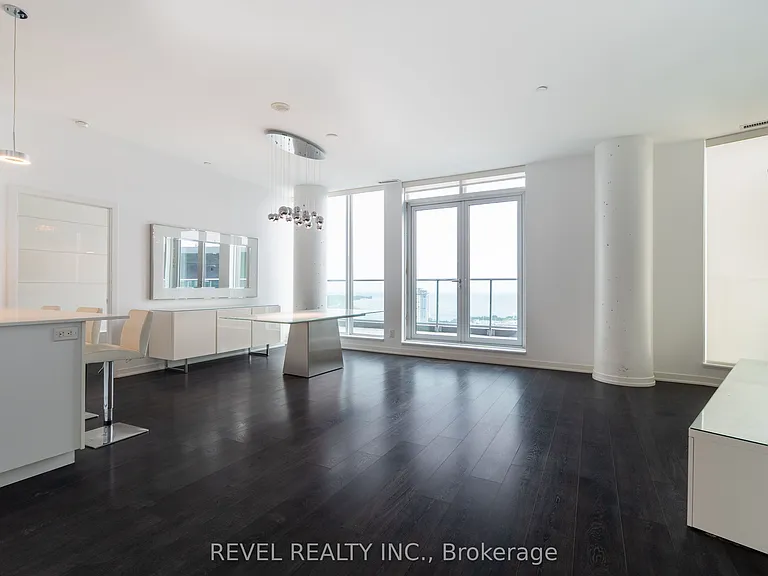 150 E Liberty St #Penthouse 3 — Photo 5