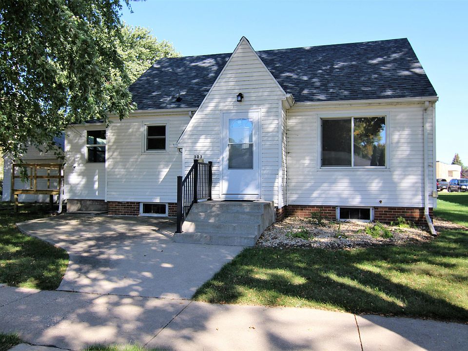 1st image of 303 W 4th St
