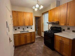 272 68th St APT 1F, Brooklyn, NY 11220