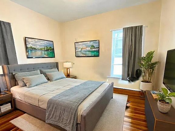 3rd image of 34 Darling St #2F