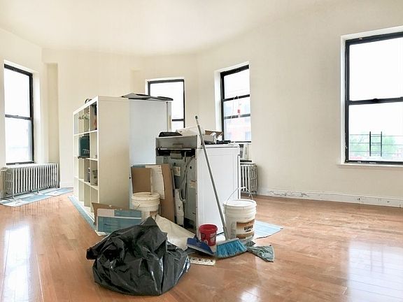 2nd image of 1325 Pacific St APT 8