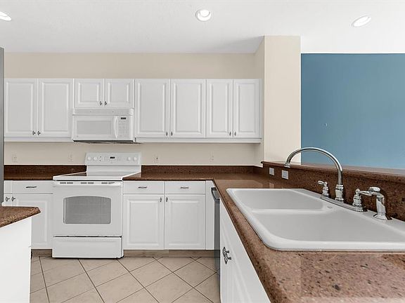 5th image of 5637 Whitehead St