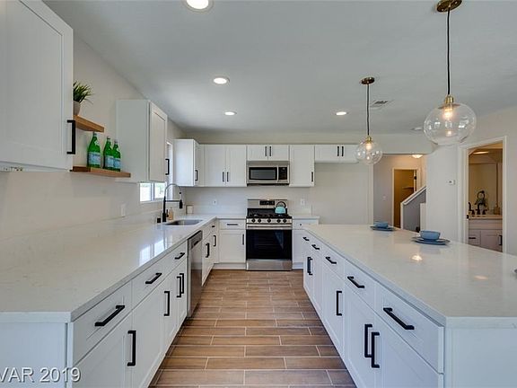 3rd image of 6379 Rosemount Ave