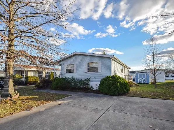 911 Koala Ln, Mount Laurel, NJ 08054