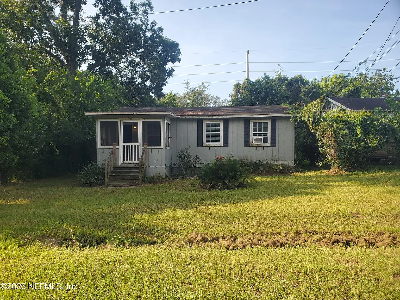 3 bed, 1.0 bath, 800 sqft, $1,000 — Photo 1