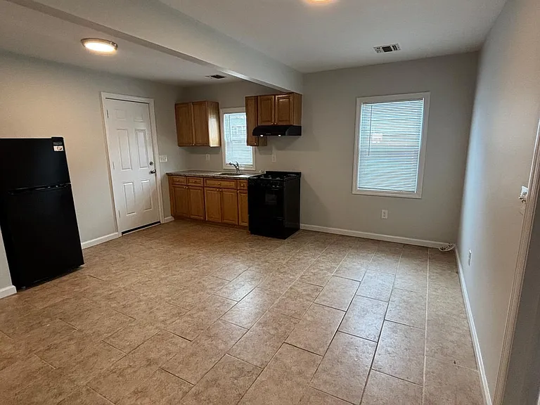 101 Miramar Ave #B — Photo 6