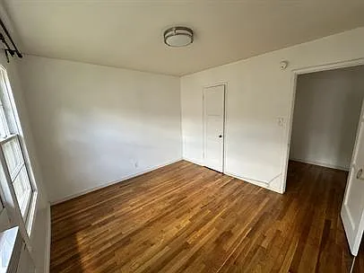 Silverlake Garden Apartments — Photo 31