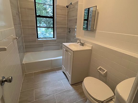 5th image of 14 Highland Ave APT 1E