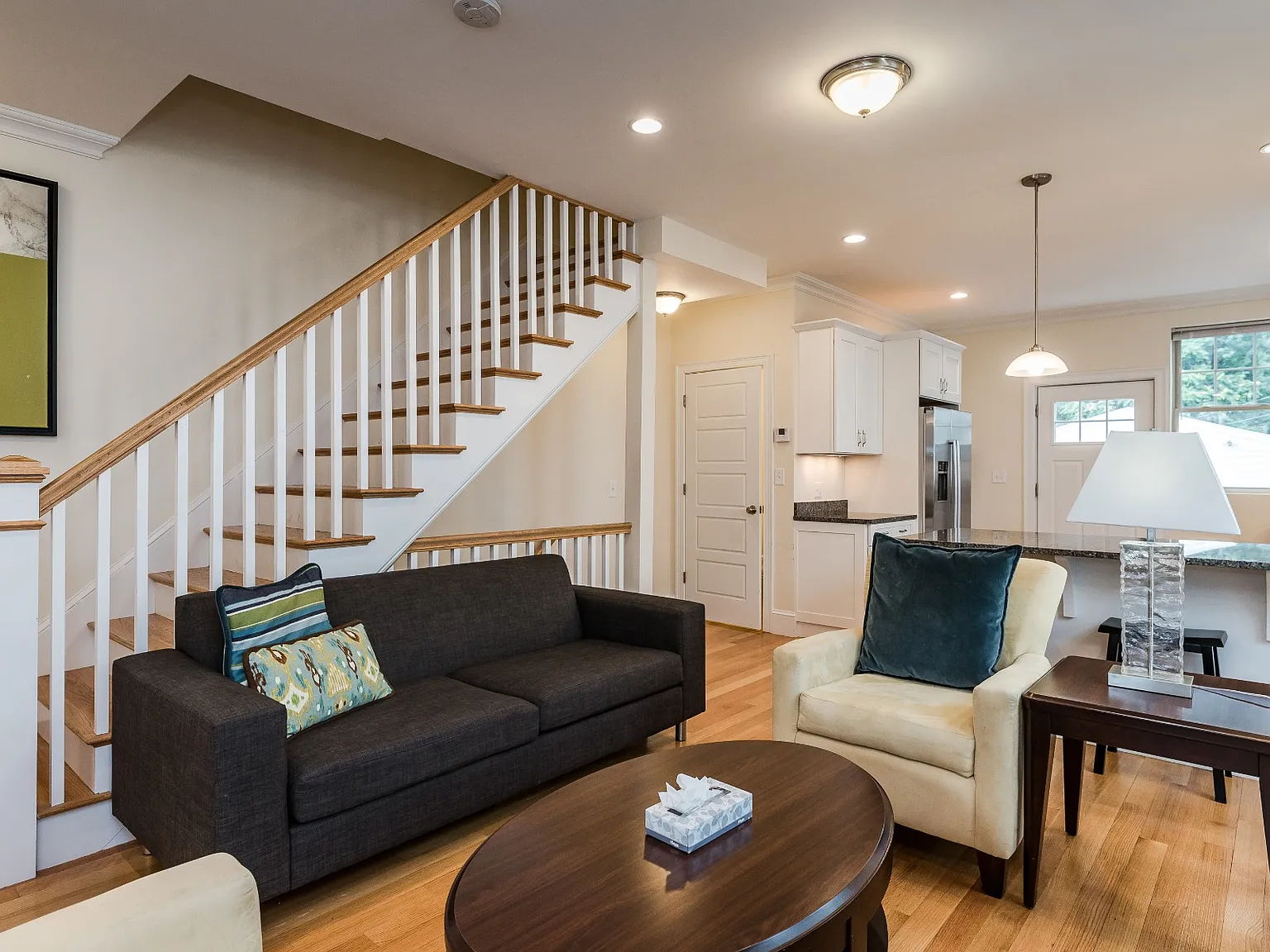 3 bed, 2.5 bath, 1750 sqft, $5,900 — Photo 1