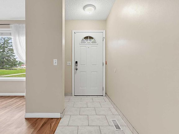 4th image of 999 Canyon Meadows Dr SW #224