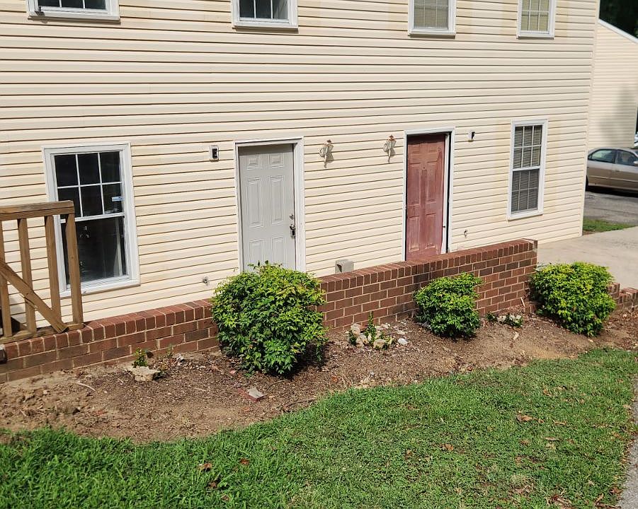 1st image of 3529 E Lynhaven Dr #1
