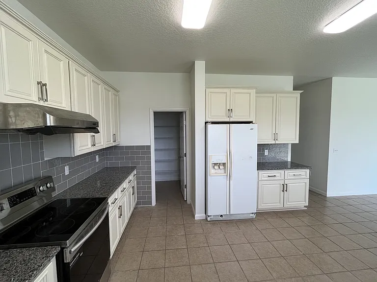101 Hagge Dr — Photo 19