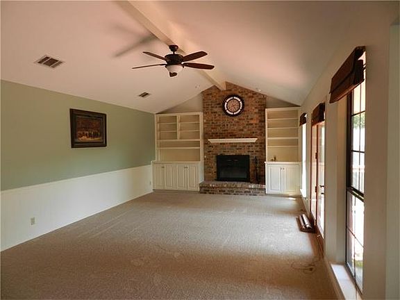 3rd image of 225 Spanish Oak Dr