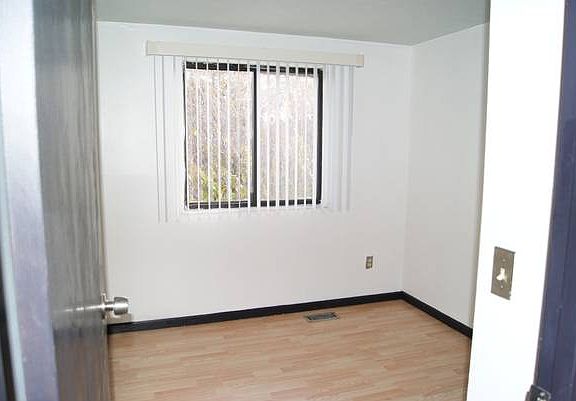 4th image of 1364 Firethorne Dr