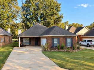 339 River Birch Cir, Wetumpka, AL 36093