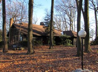 2025 Applewood Ln, Fogelsville, PA 18051