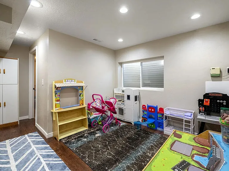 1553 E Huckleberry Cir — Photo 23
